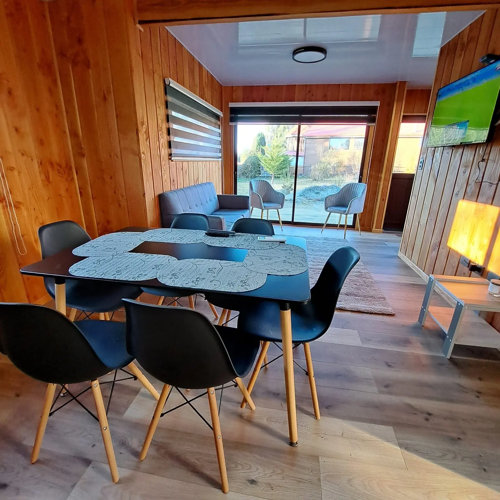 Living comedor de Cabañas Aldea Notro