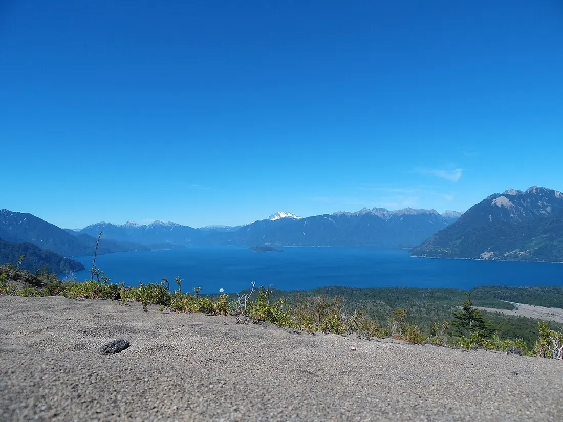 Lago Todos los Santos dentro del Parque Nacional Vicente Pérez Rosales